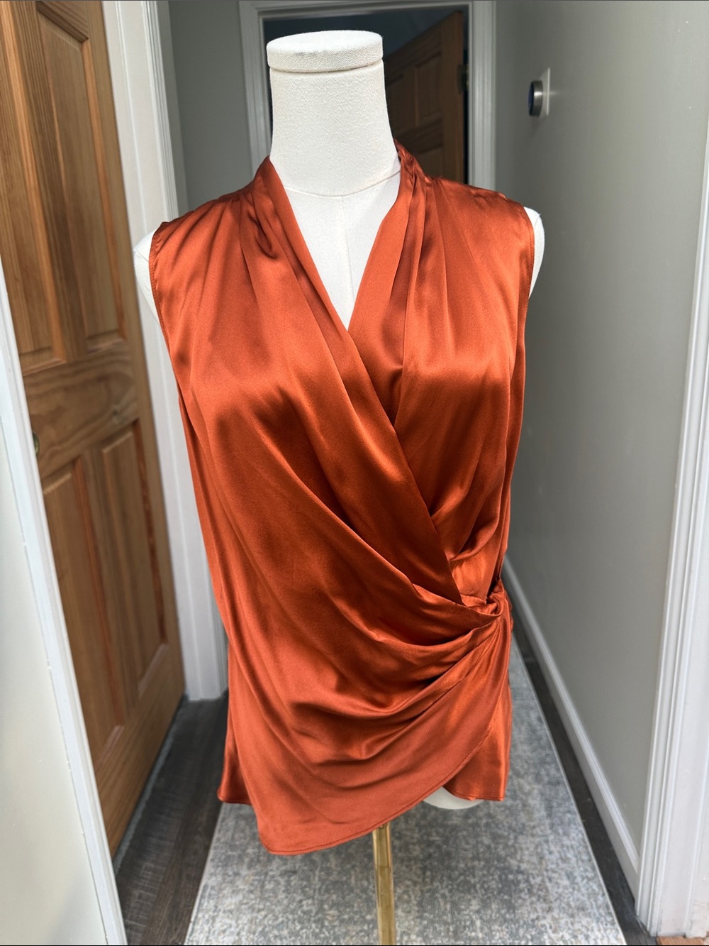 Lafayette 148 New York sleeveless silk wrap in Harvest color